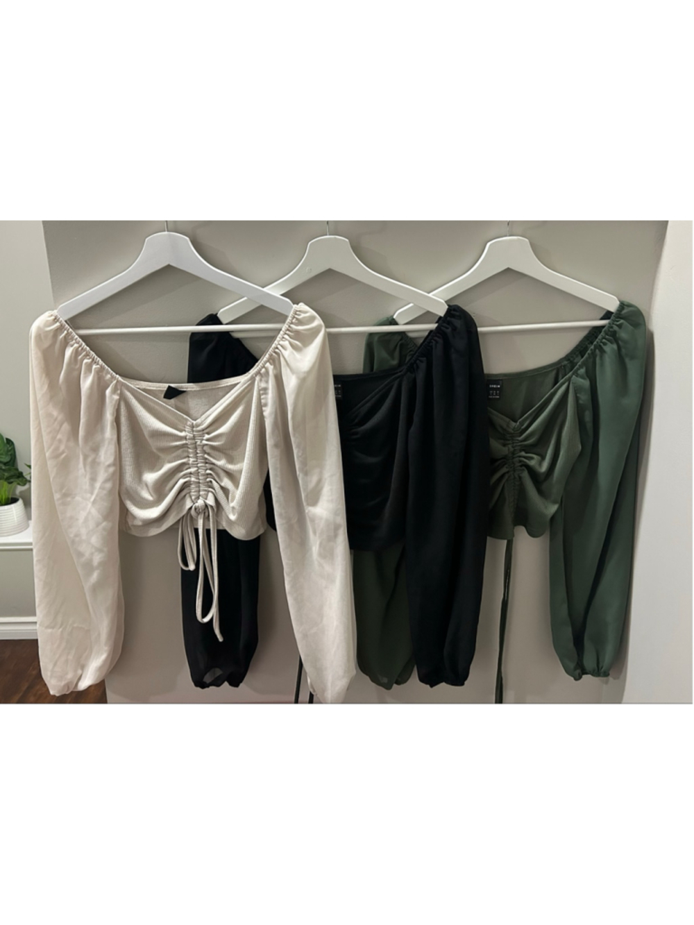 Women's Long Sleeve Ruched Top 3 Set Bundle Size S/M Beige/Black/Green
